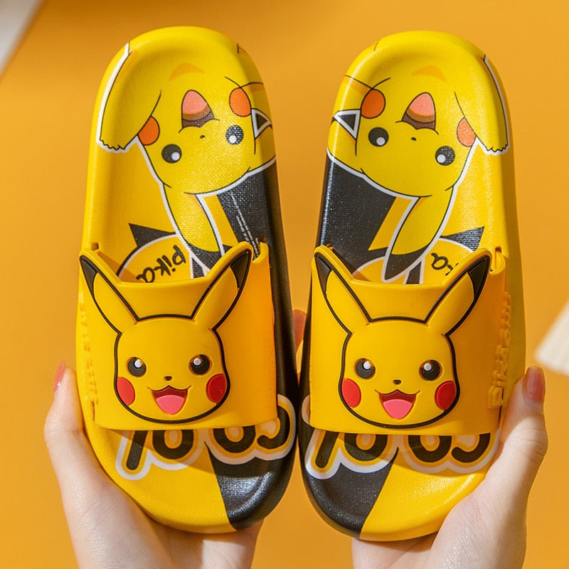 Chinelo Nuvem Pikachu Kids