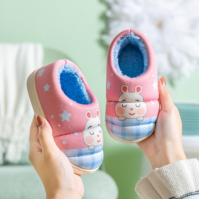 Pantufa Infantil Coelhinho -  Pelúcia, Flexível e Antiderrapante