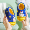 Pantufa Infantil Coelhinho -  Pelúcia, Flexível e Antiderrapante